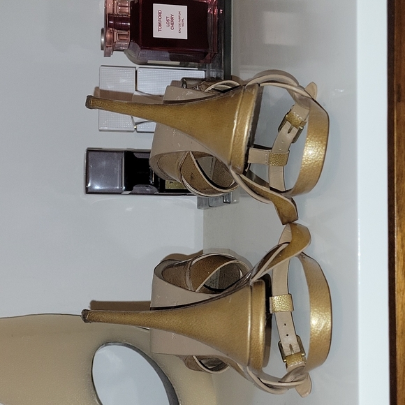 Patent Leather Saint Laurent Tribute Heels - Picture 8 of 12